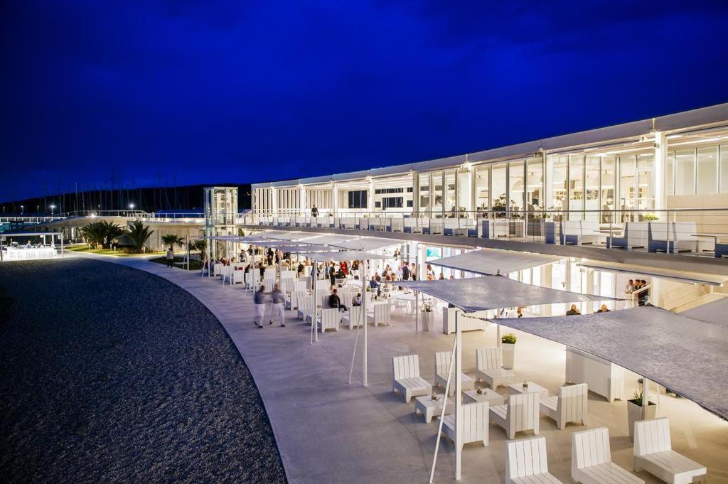 Apartments A&T ซูโกชัน ภายนอก รูปภาพ